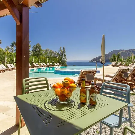 Bilo - Vulcano On Sea Shore - Happy